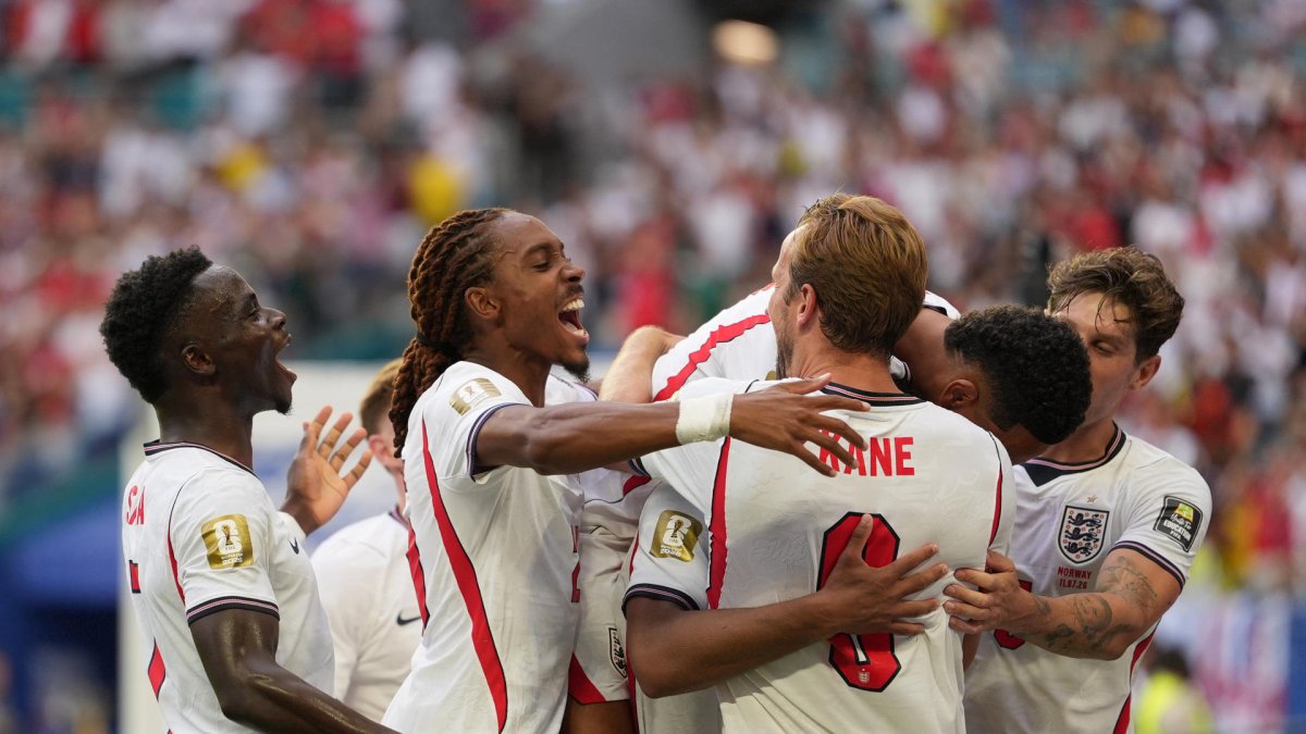 Jugadores de Inglaterra celebran un gol de Jude Bellingham este sábado, en un partido de cuartos de final del Mundial de la FIFA 2026 entre Noruega e Inglaterra en el estadio Hard Rock en Miami.