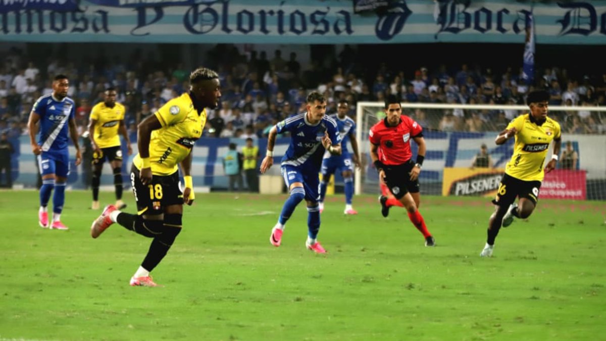 Emelec y Barcelona SC se midieron este 12 de julio por la LigaPro.
