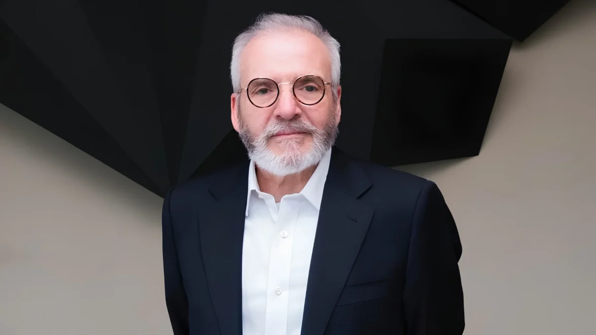 Jaime Orlando Santofimio Gamboa visitó la UEES para analizar los desafíos de la contratación pública, la transparencia y el impacto de la inteligencia artificial en la gestión estatal.