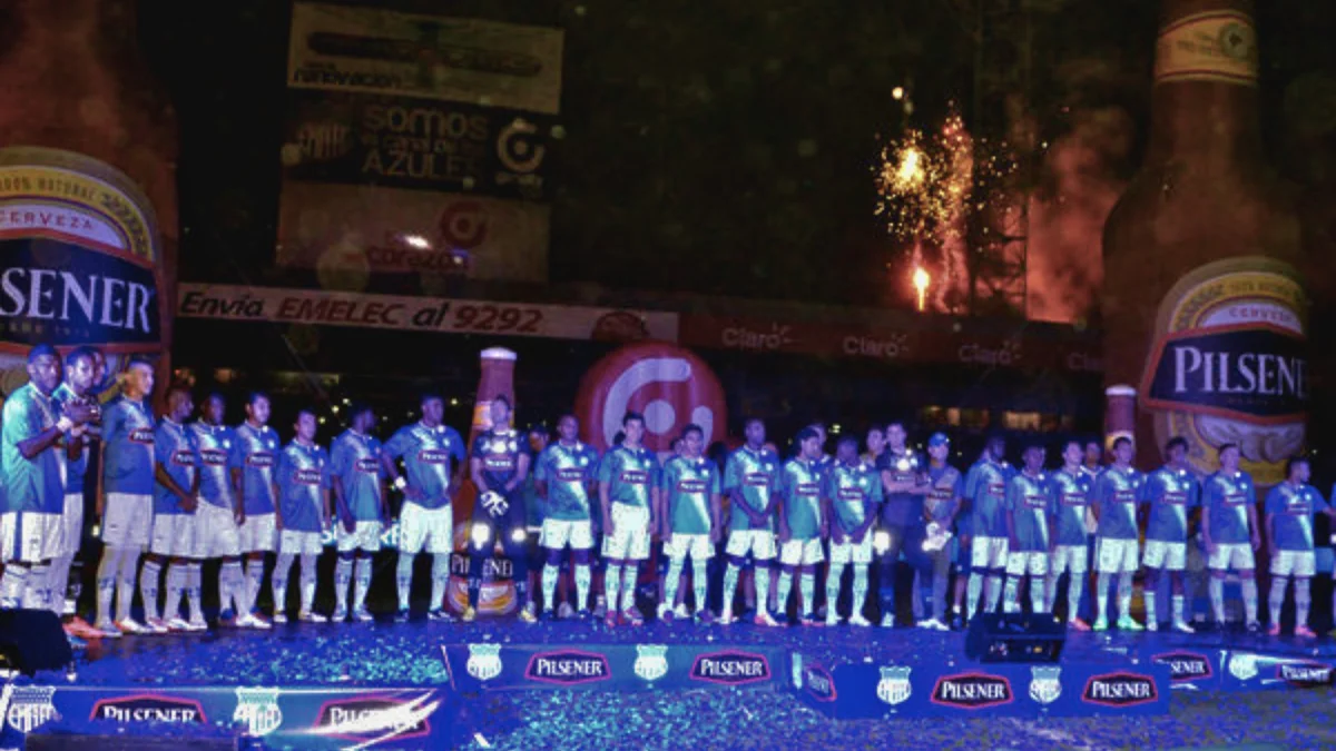 El plantel de Emelec en 2013, que fue campeón de Ecuador.