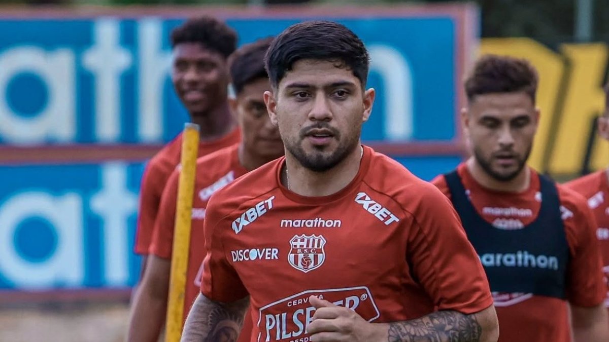 El jugador paraguayo Sergio Díaz firmó con Barcelona SC hasta 2028.