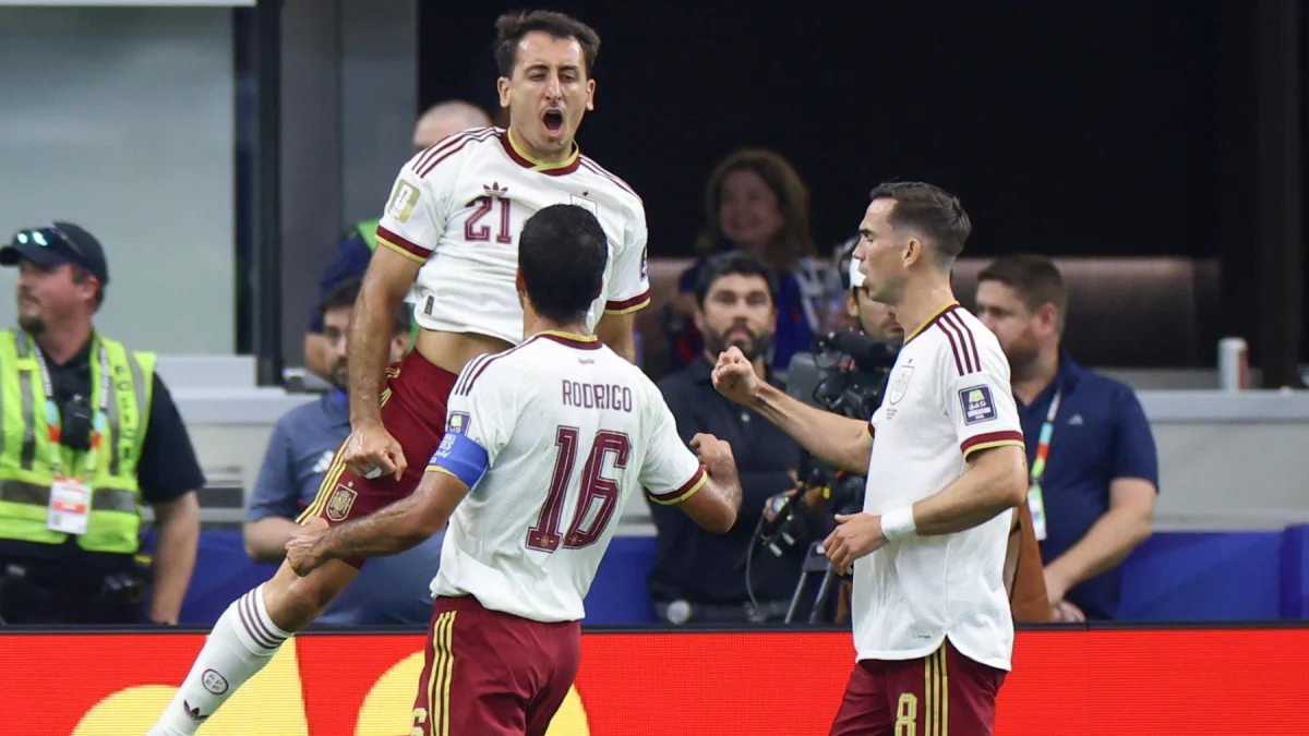 España buscará ser campeón del mundo por segunda vez: Mikel Oyarzabal (21) marcó el primero contra Francia.