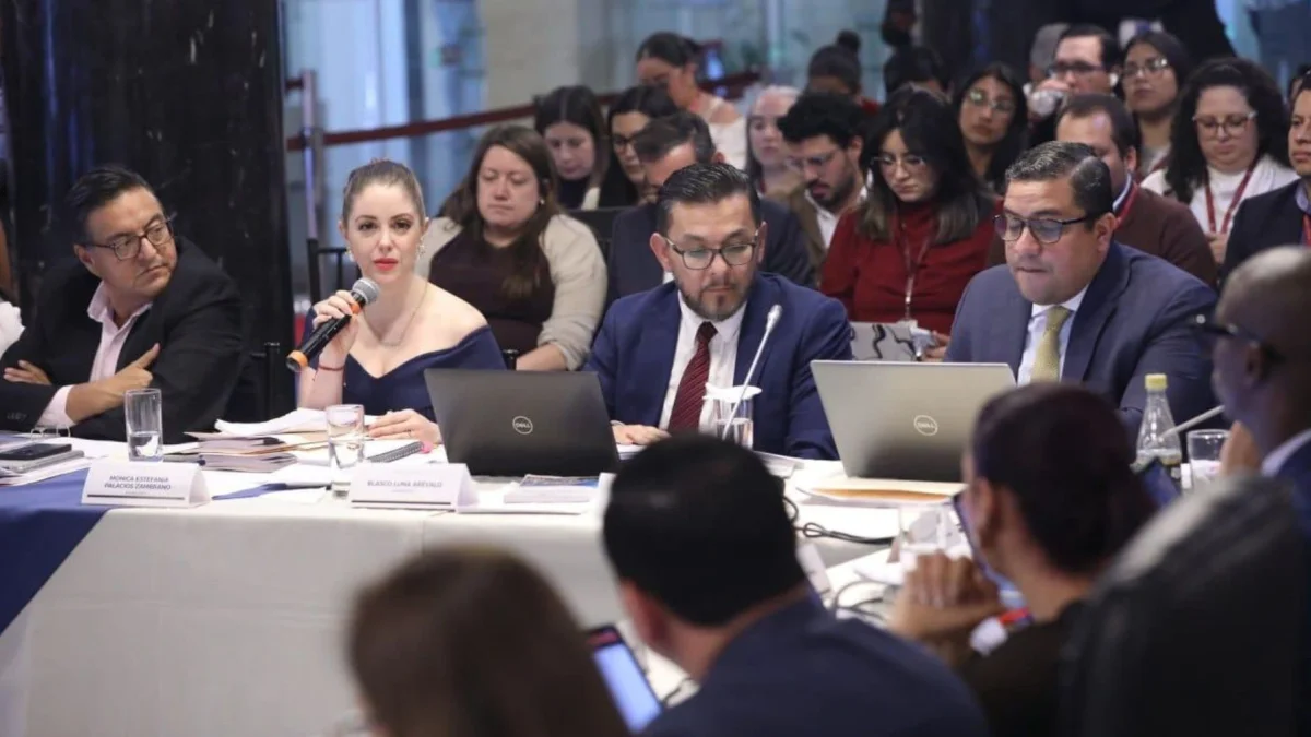 Los asambleístas Blasco Luna, Lenín Barreto y Mónica Palacios sustentaron la acusación contra Inés Manzano con base en observaciones de la Contraloría.