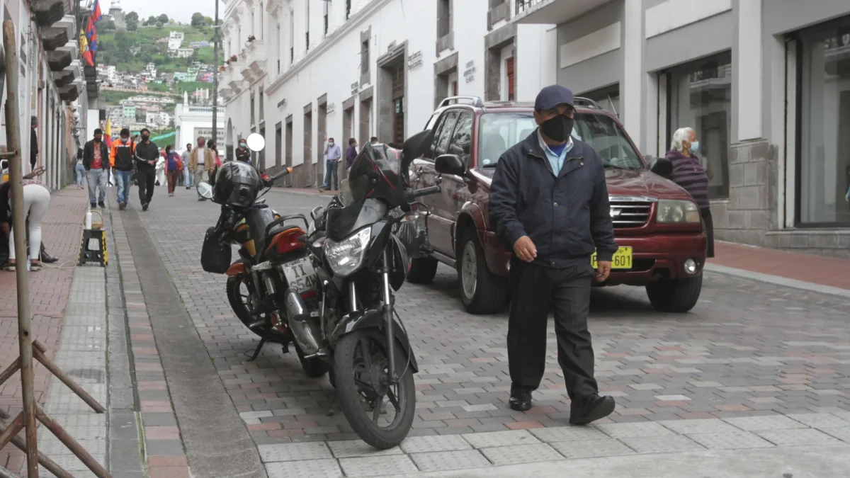 El respeto a las normas de tránsito es fundamental para reducir accidentes y mejorar la seguridad vial.