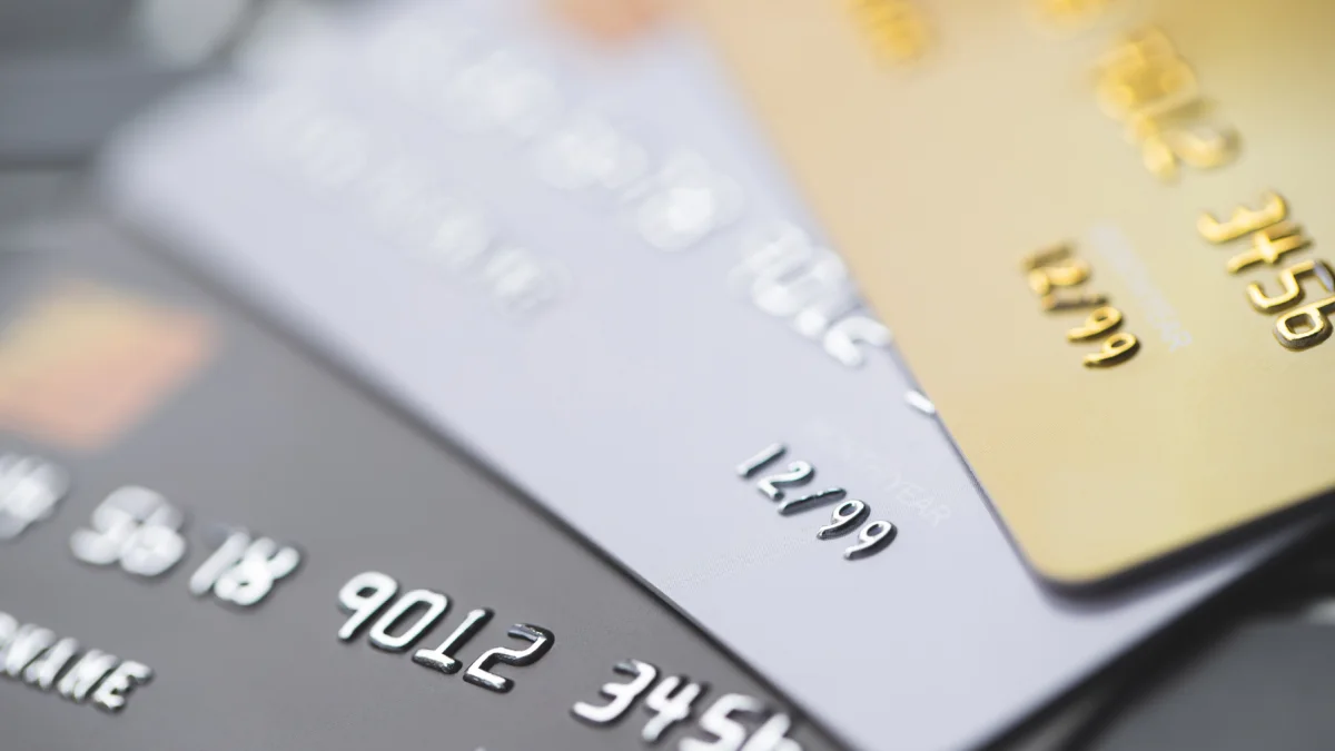 Tarjetas clonadas, un riesgo financiero que exige reclamos inmediatos y medidas de seguridad.