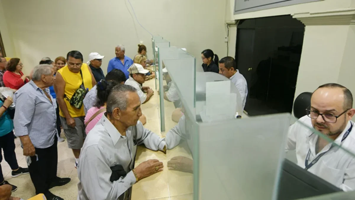 Referencial. Los impuestos se pagan también en las oficinas del Municipio