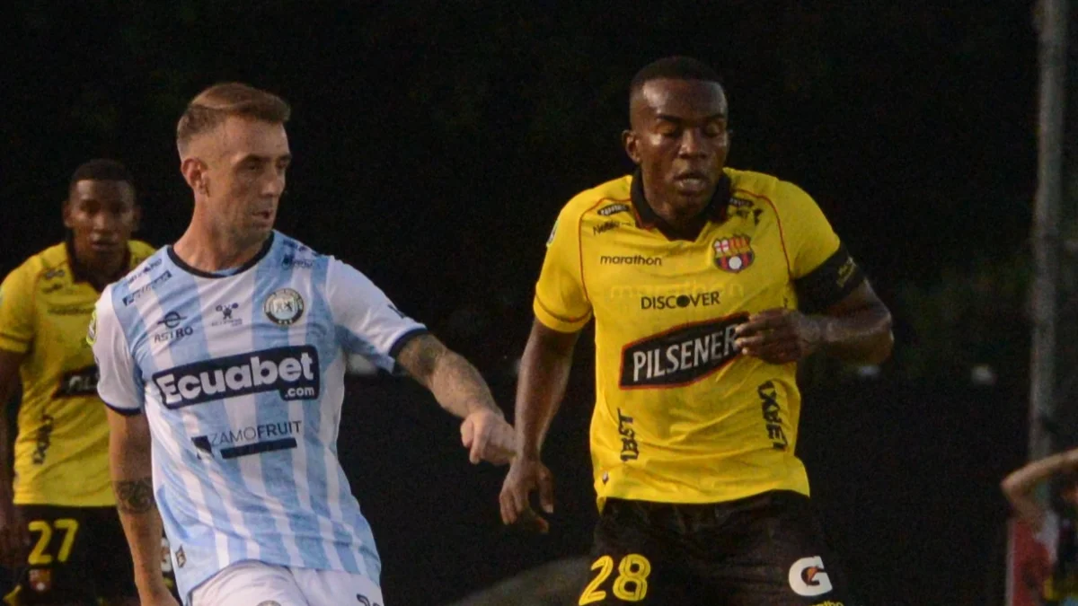 Damián Díaz (i), jugador de Guayaquil City, volverá a enfrentar a Barcelona SC.