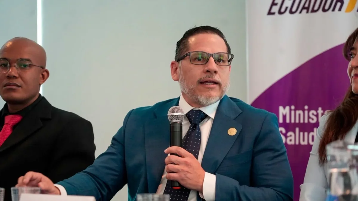 Juan Carlos Aveiga asumió el Ministerio de Salud con el reto de enfrentar la crisis del sistema sanitario y responder a las demandas de los gremios.