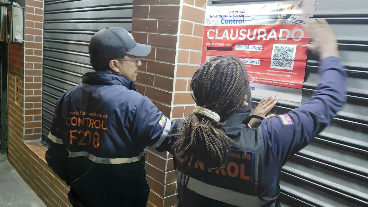 Inspectores de la AMC clausuraron el chifa ubicado en el norte de Quito.