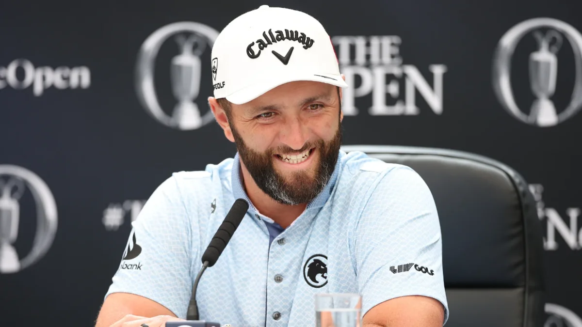 El golfista español Jon Rahm en la rueda de prensa del día de práctica previo al Campeonato de Golf Abierto Británico.