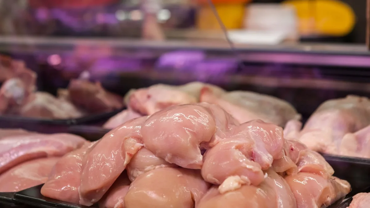 Imagen referencial. El precio del pollo registra un alza.