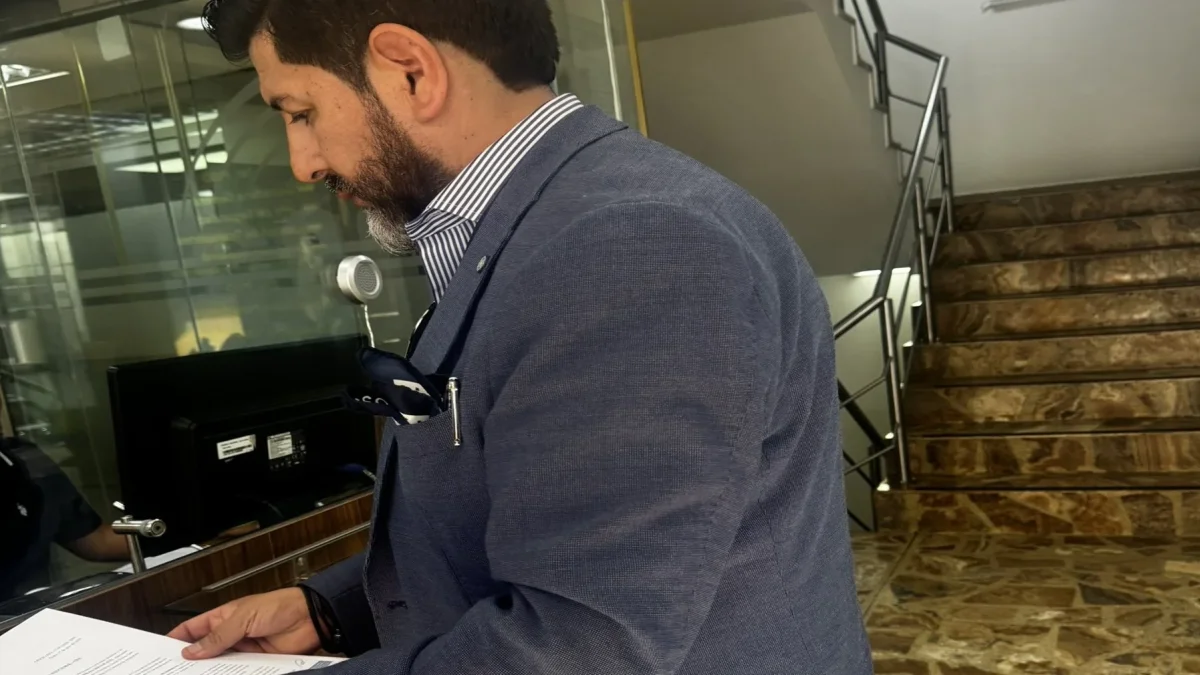 El abogado Washington Andrade dijo que la organización que busca revocar el mandato a Noboa presentó un recurso en el CNE.
