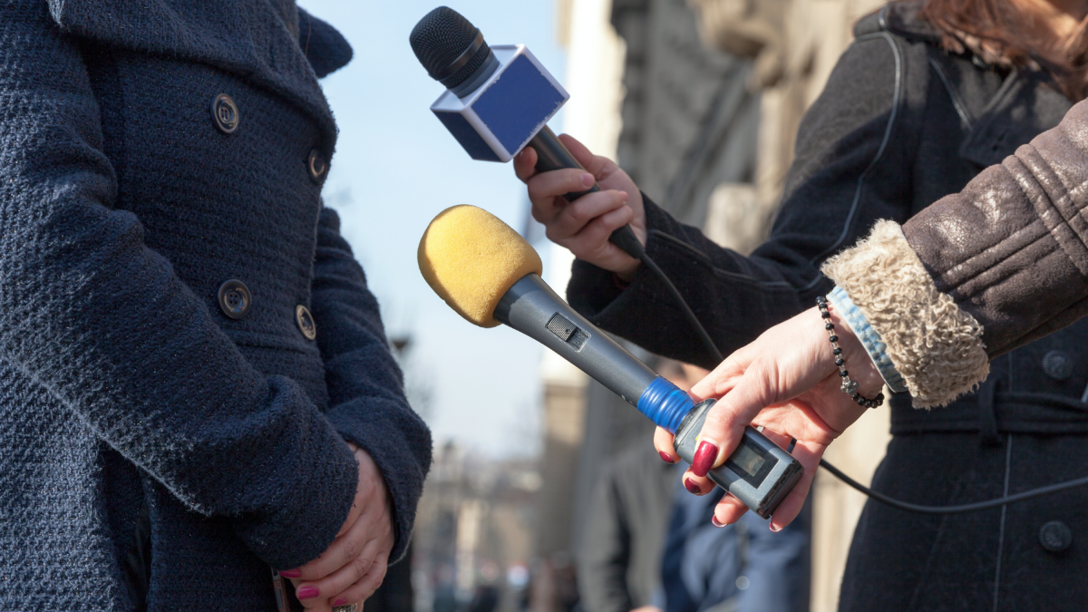 El trato a periodistas en EE. UU. vuelve a generar discusión sobre libertad de expresión y poder político.