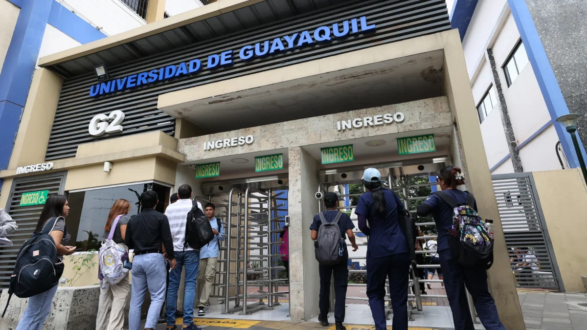 Exdocentes y trabajadores jubilados reclaman el cumplimiento de derechos reconocidos por ley.