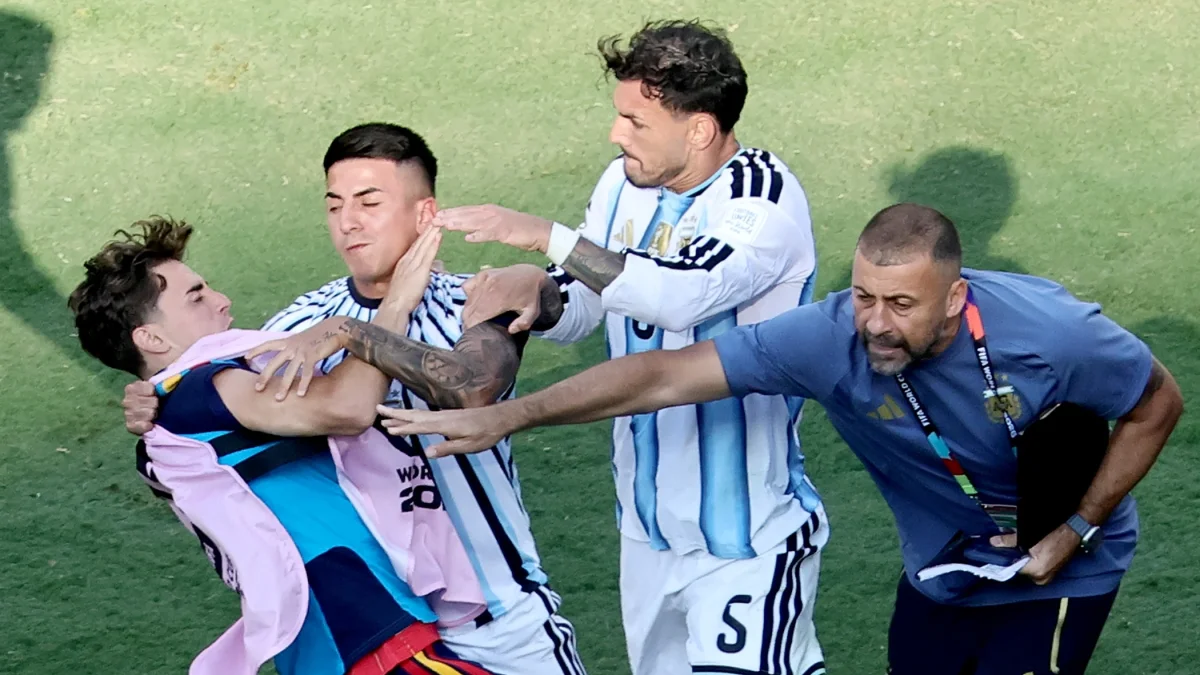 Leandro Paredes fue a golpear a Gavi tras la final del Mundial 2026.