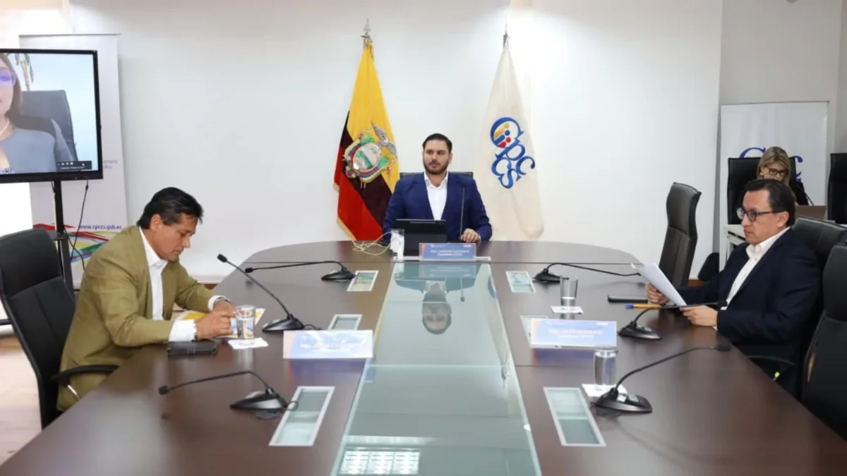 La fiesta terminó y los problemas siguen ahí, intactos. El CPCCS tiene que arremangarse y cumplir con sus obligaciones, sin excusas.