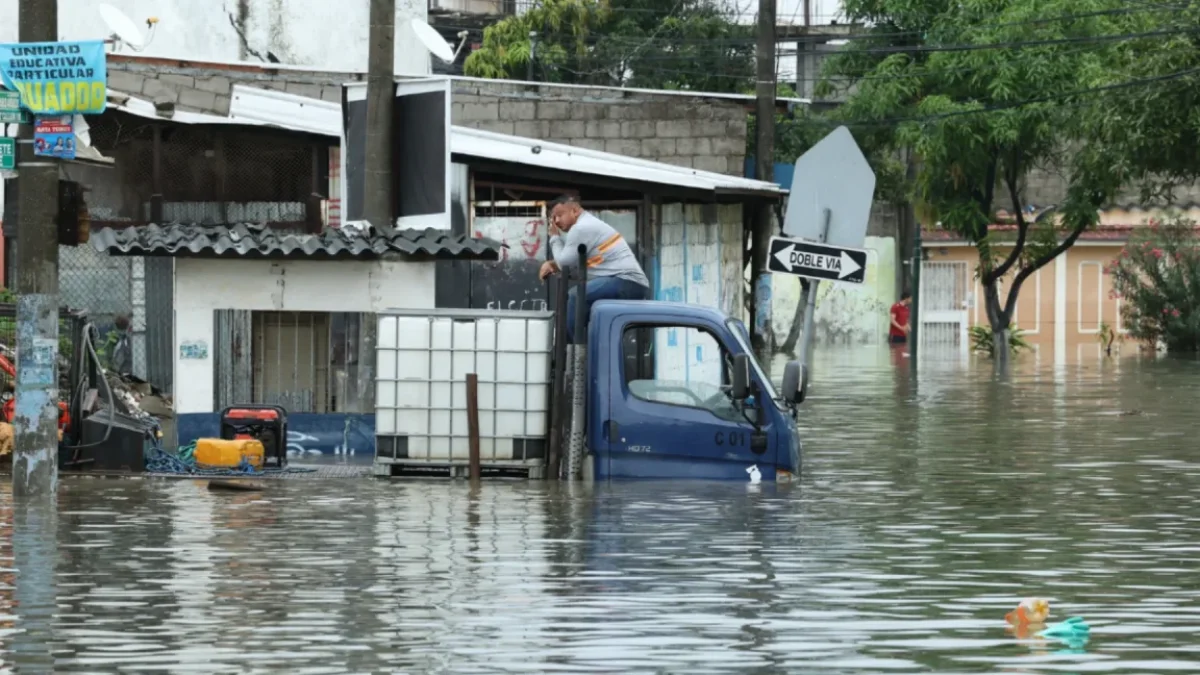 Las lluvias complican el día a día de los ciudadanos.