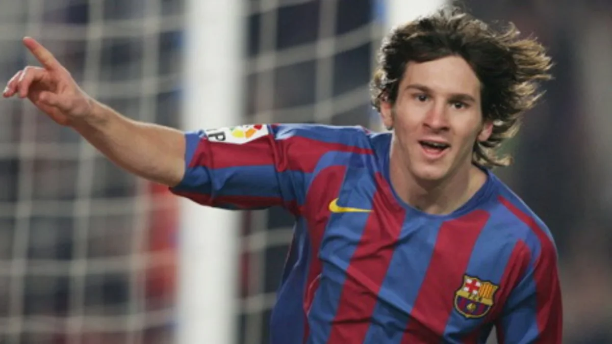 El FC Barcelona, de España, lo acogió cuando era aún un niño y Messi ganó ahí todo lo que se puede ganar con un club. Más tarde llevó a la selección de Argentina a ser campeona del mundo en 2022.