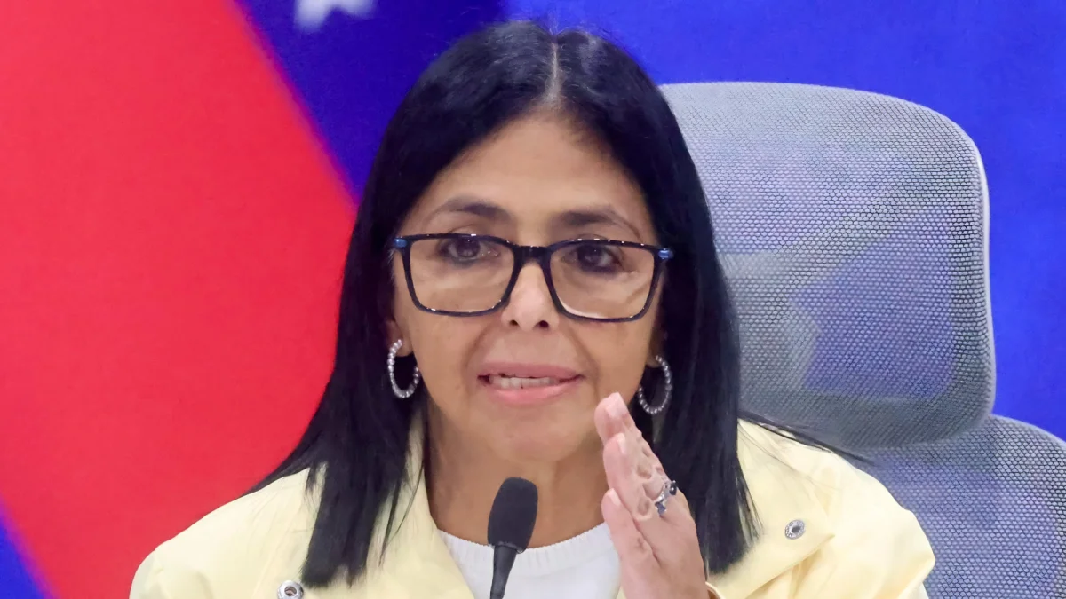 Delcy Rodríguez durante una intervención pública, mientras el gobierno de Trump solicita inmunidad judicial en EE. UU.