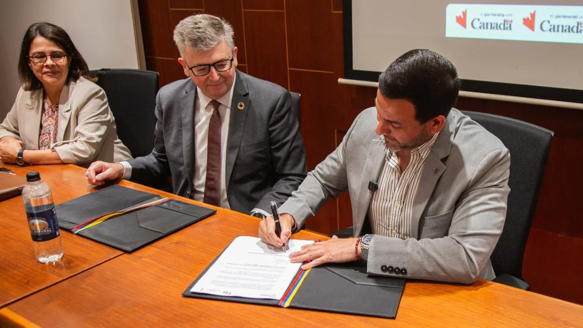 Ecuador y TFO Canadá suscribieron un memorando de entendimiento que formaliza la cooperación entre ambas instituciones.