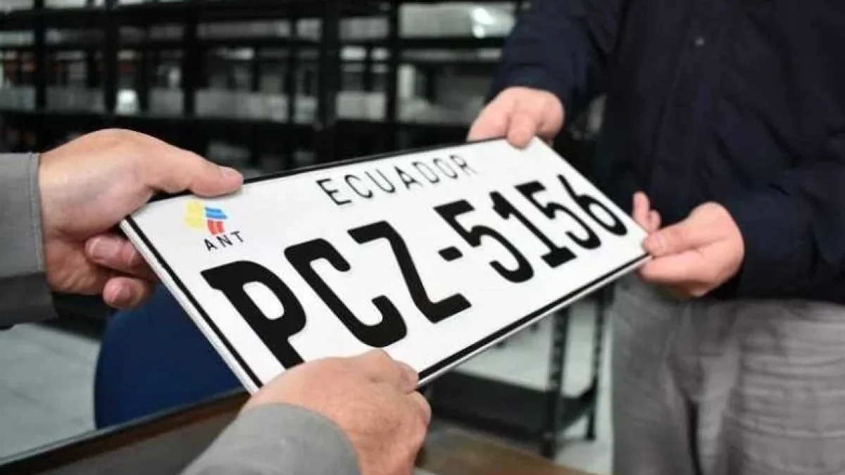 La AMT inició la entrega de 8.715 placas metálicas para vehículos y motocicletas que tramitaron duplicados por pérdida, robo o deterioro.