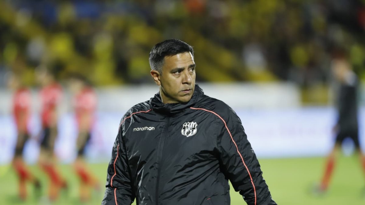 César Farías recalcó la importancia de un triunfo de Barcelona ante Liga de Quito.