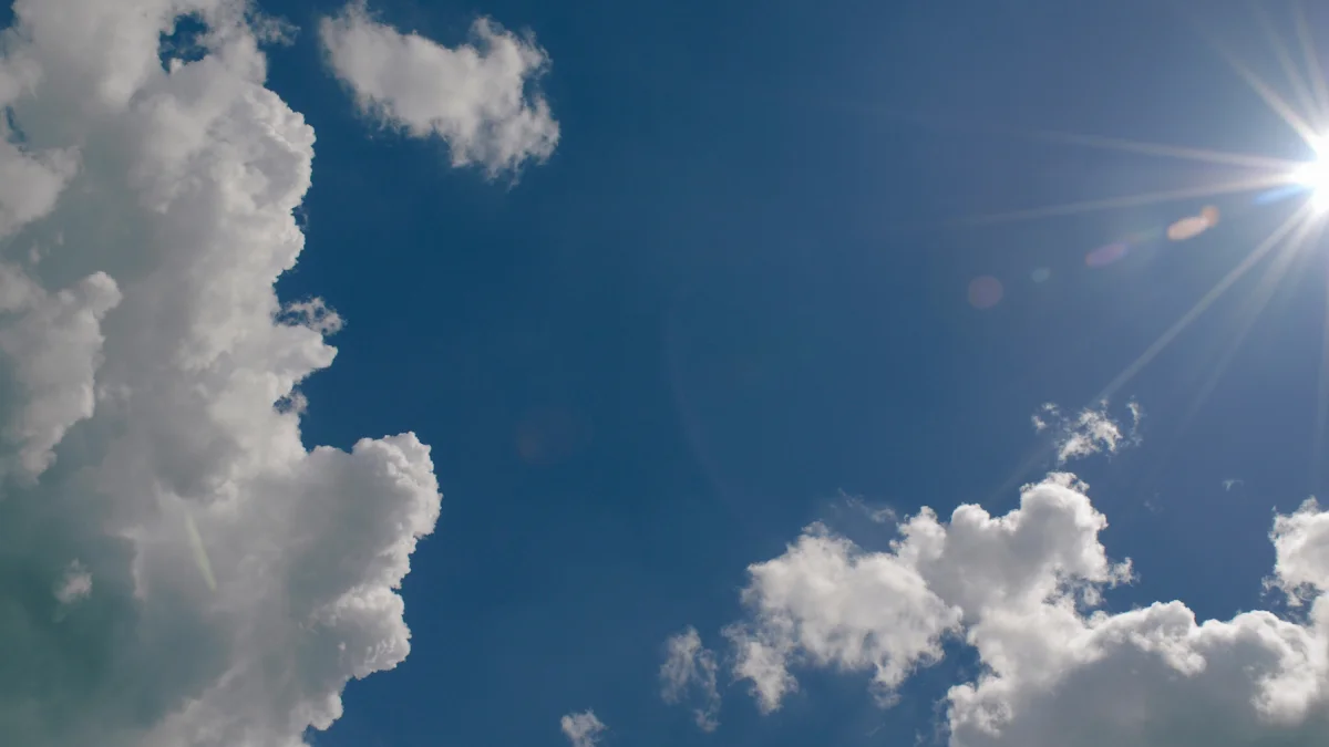 Referencial.Cielo despejado con nubes en Ecuador, mientras los pronósticos advierten que El Niño 2026 podría ser el más intenso registrado