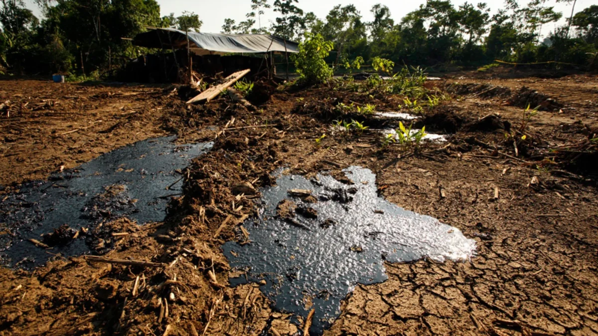Una muestra de la contaminación que provocó Chevron en Ecuador.