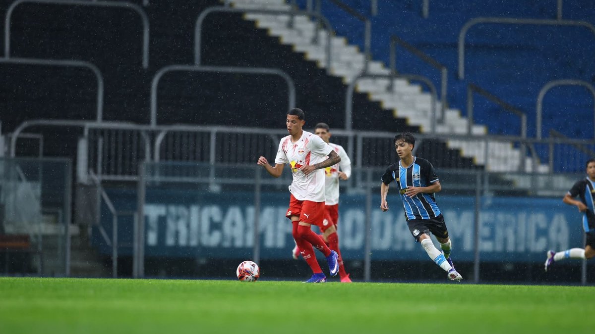 Bragantino visita a Sporting Cristal en la Copa Sudamericana 2026.