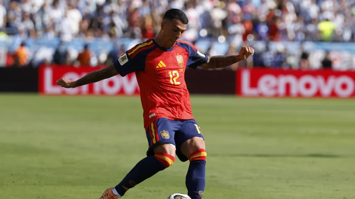 Pedro Porro, de España, en acción durante el partido de la final del Mundial 2026 entre España y Argentina.