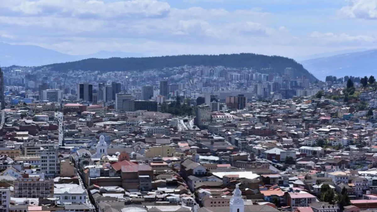 No hay zona de la capital que no esté amenazada, por la falla de Quito y por malas estructuras.