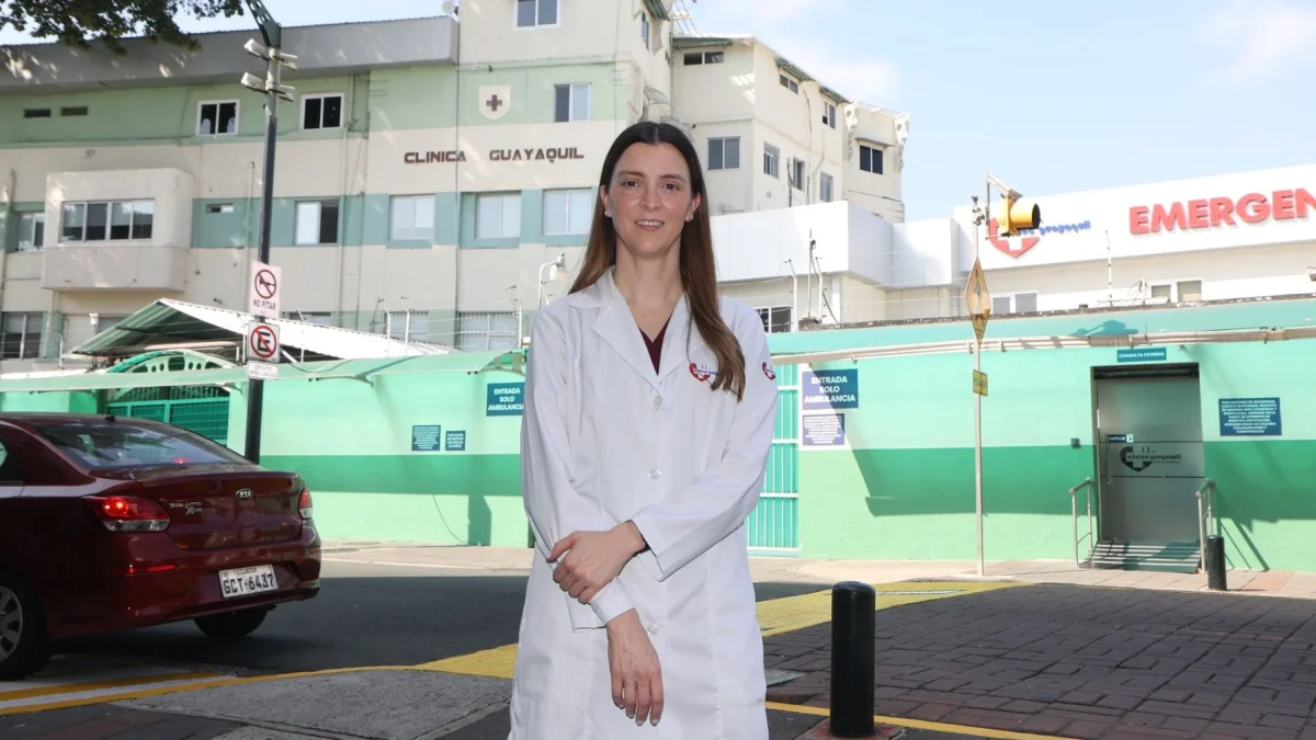 Mónica Gilbert lideró el equipo que realizó el primer trasplante de corazón en Guayaquil y continúa impulsando el desarrollo de la cirugía cardiovascular en Ecuador.