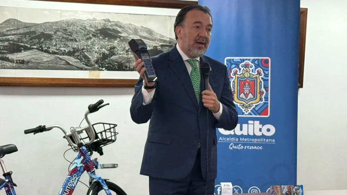 Durante la presentación de la propuesta, Pabel Muñoz explicó que la modernización del transporte estará condicionada a nuevas obligaciones para los operadores de los buses.