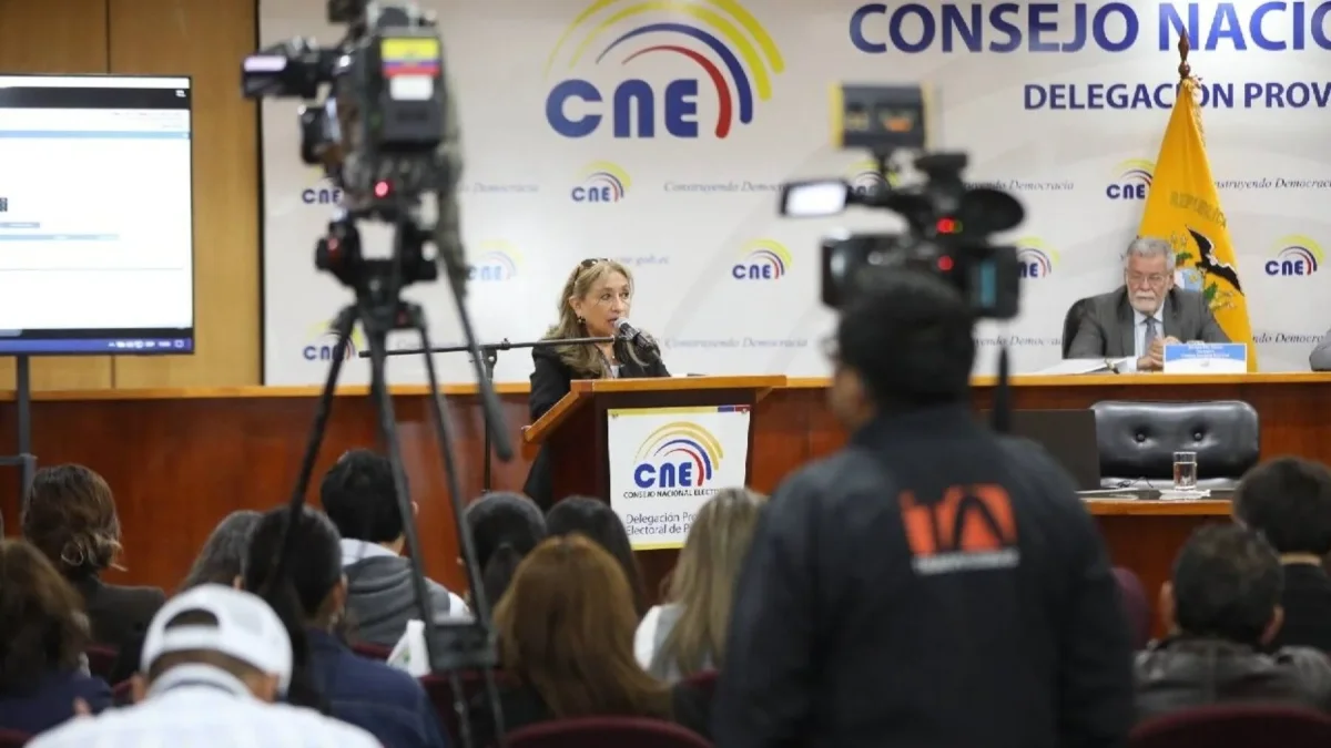 El consejo consultivo entre le CNE y las organizaciones políticas fue el escenario para despejar la duda del correísmo.