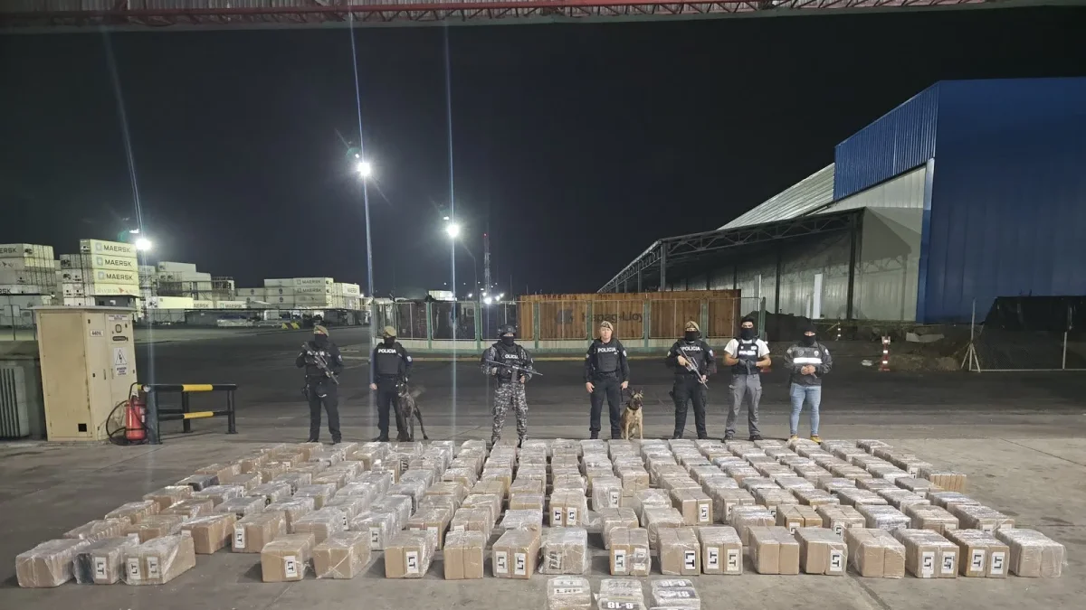 Contenedor contaminado con cocaína fue detectado durante un operativo policial en Puerto Bolívar.