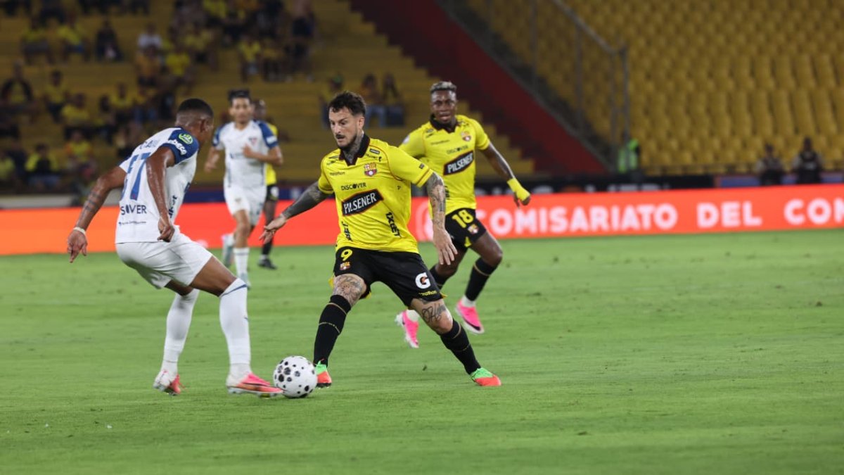 Barcelona SC recibió a Liga de Quito en el estadio Monumental.