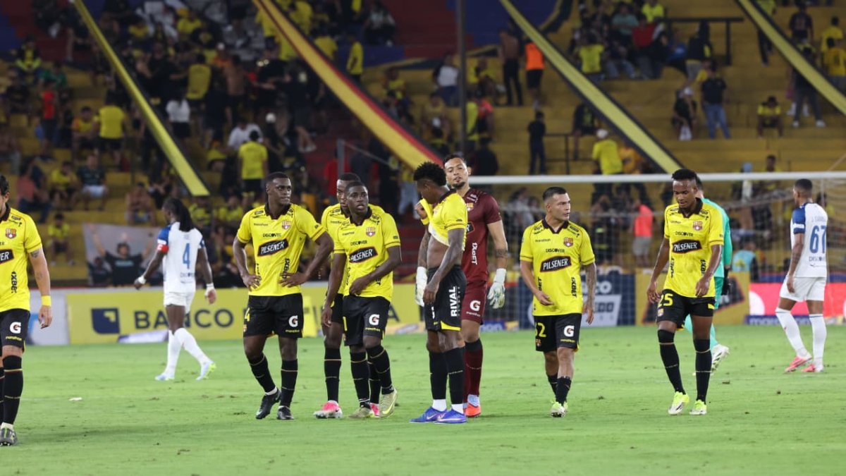 Barcelona SC cae ante Liga de Quito en el estadio Monumental.