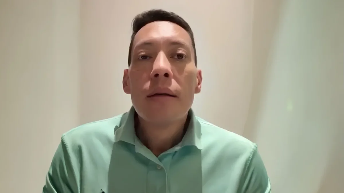 Imagen mejorada con IA: Cristian Zamora reapareció en redes con un mensaje aclarando sobre su estado de salud.