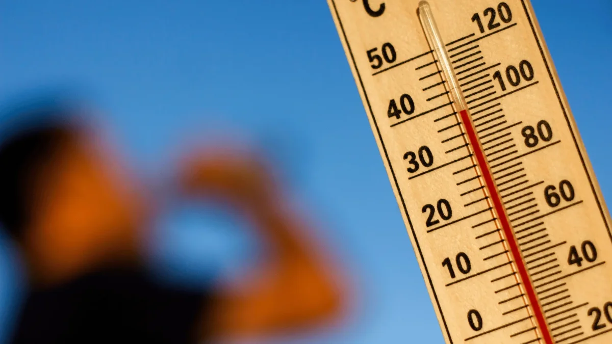 Se esperan cielos parcialmente nublados en gran parte del país, con lluvias aisladas en varias regiones y radiación extremadamente alta.