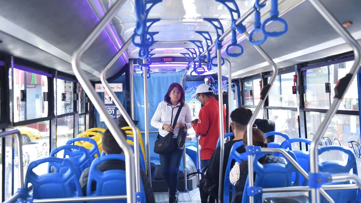 Quito mantendrá el pasaje en 35 centavos hasta 2027 mientras transportistas implementan tecnología, seguridad y control exigidos por el Municipio