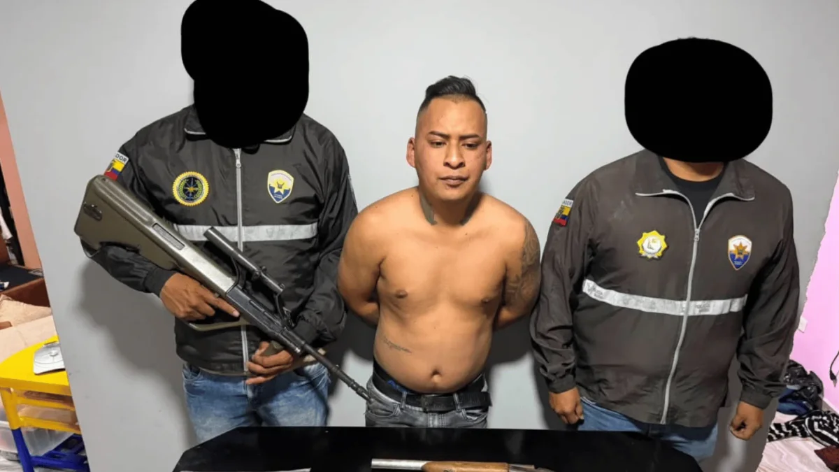 La captura se realizó durante un operativo ejecutado en el sector de Miravalle, en el nororiente de Quito.