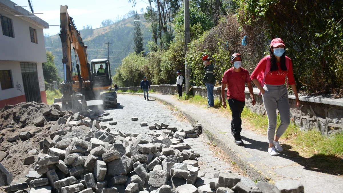 La avenida De Los Conquistadores permanecerá cerrada durante cinco días por trabajos de mantenimiento vial en el adoquinado del sector de Guápulo.