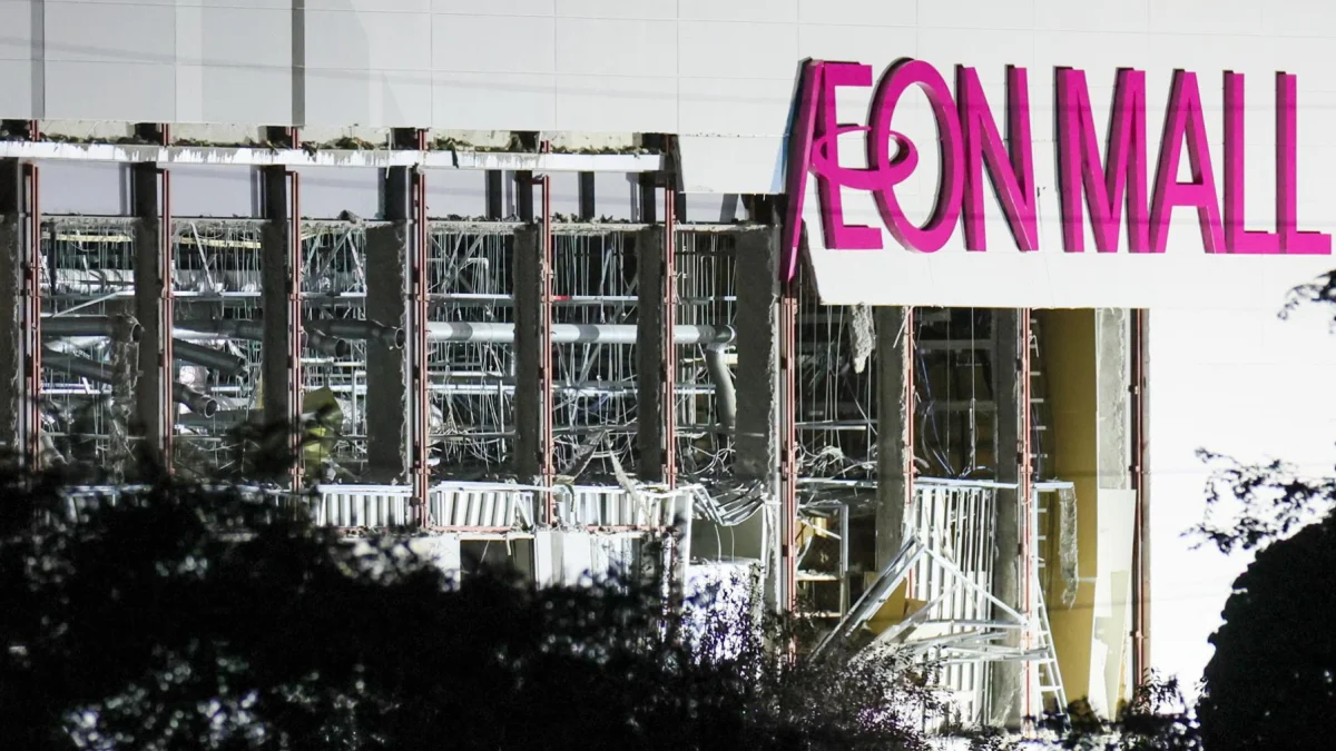 El centro comercial en Kumamoto muestra graves daños tras el sismo de magnitud 7,1.