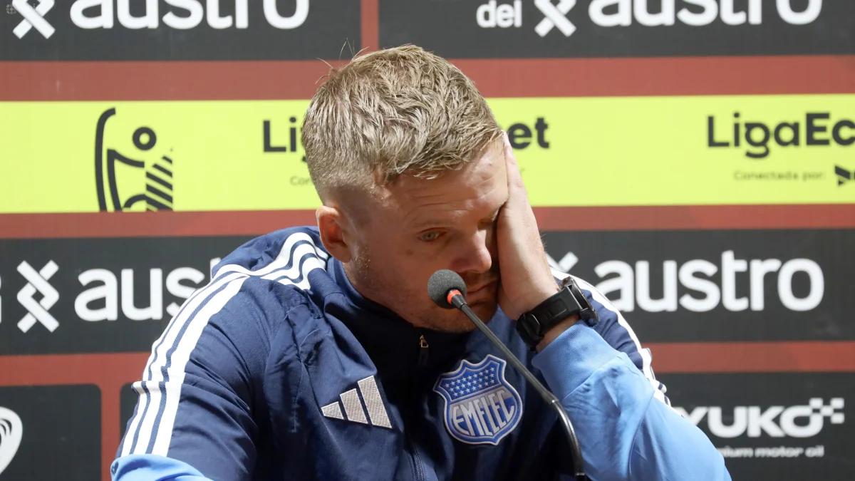 Cristian Nasuti, DT de Emelec, en a rueda de prensa tras caer ante Deportivo Cuenca.