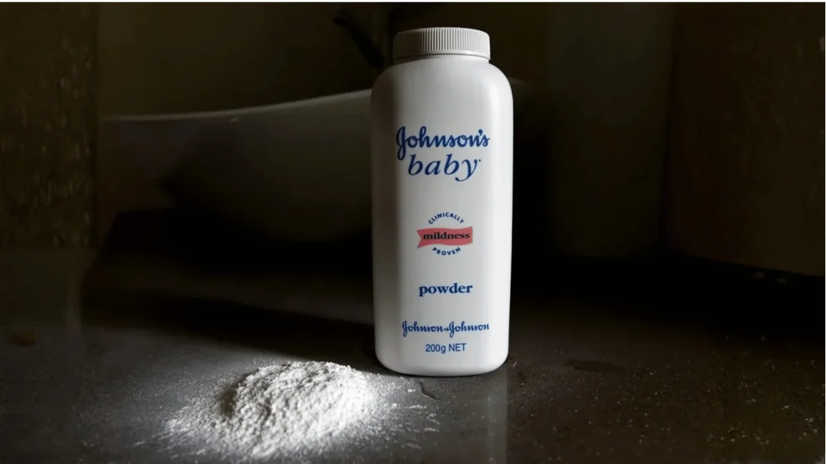 Las demandas alegan que el talco para bebé de J&J contenía restos de asbestos, un mineral considerado causante de cáncer.