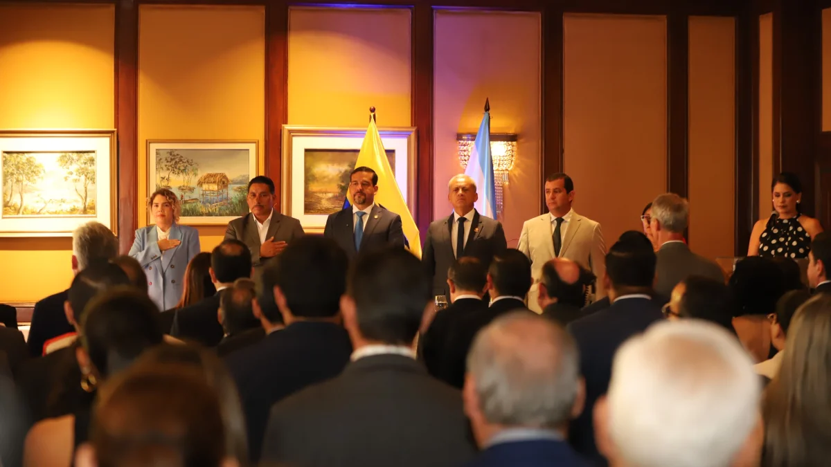 Los prefectos presentes en la primera sesión de la Asamblea por la Mancomunidad de Conservaión del Río Guayas.