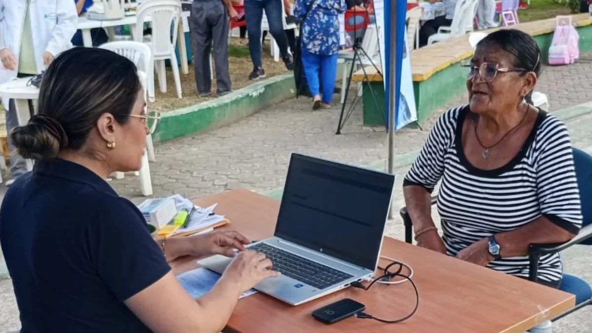 Las personas pueden consultar en línea el número de aportaciones al IESS.