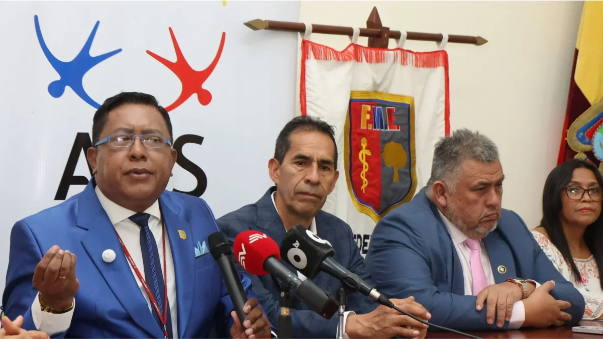 Médicos y representantes de pacientes con enfermedades raras y catastróficas pidieron en Guayaquil un acuerdo nacional por la crisis de salud en Ecuador.