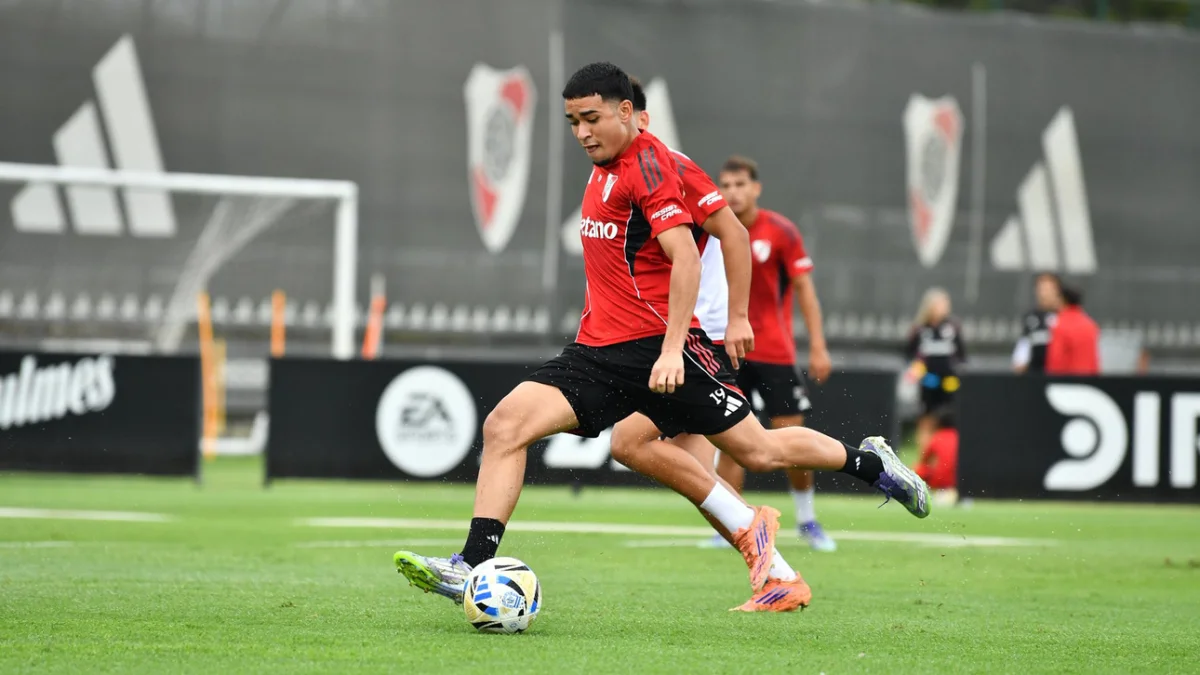 Kendry Páez estuvo presente en 10 partidos de la liga de Argentina con River Plate y solo anotó 1 gol.