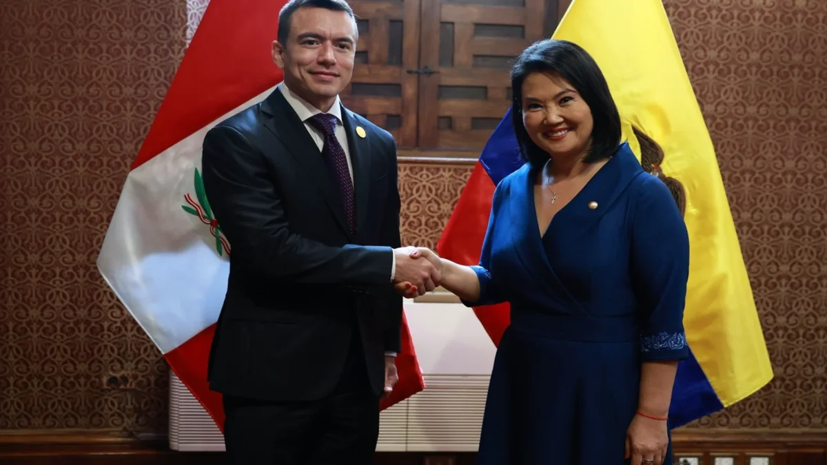 Cita. Keiko Fujimori se reunió con Daniel Noboa ayer en Perú, antes de su posesión como nueva presidenta.